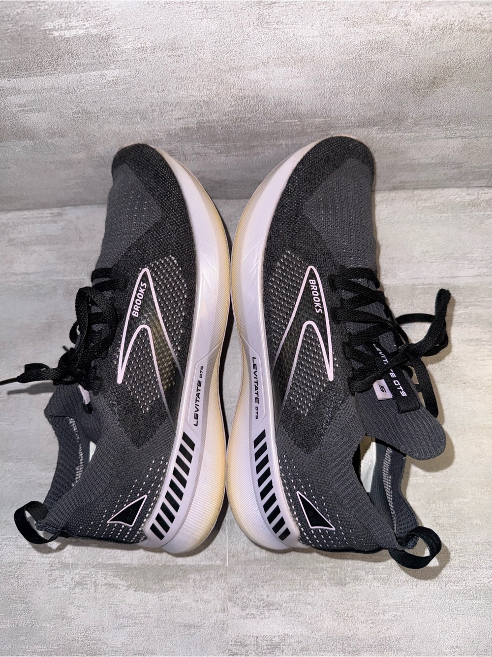 Brooks Levitate GTS StealthFit Black Knit Running Shoes Sneakers Women’s Size 8